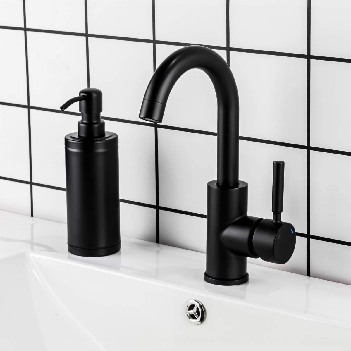 Grifo monomando para baño de granja con barra de arco alto Aquacubic