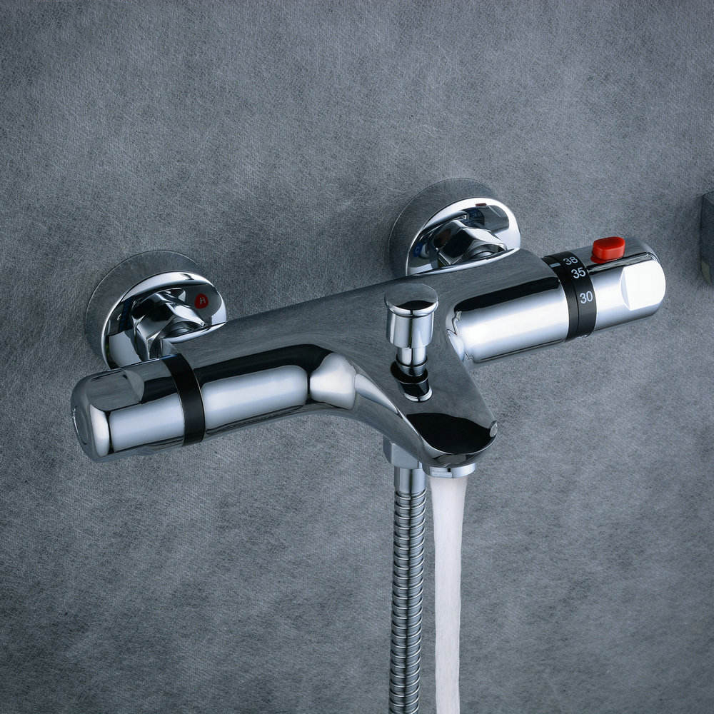 Mezclador termostático de la ducha del baño del mercado doble del cuarto de baño montado en la pared barato del nuevo diseño del ahorro del agua