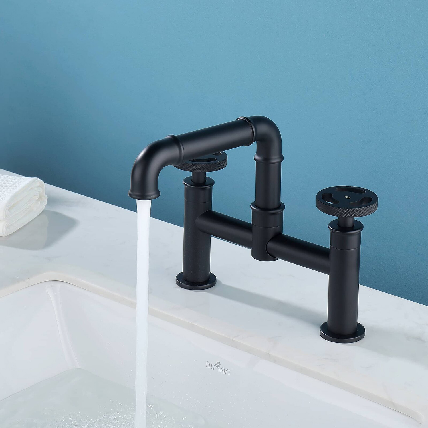 Grifo mezclador para lavabo de baño con puente industrial negro mate de bronce Aquacubic