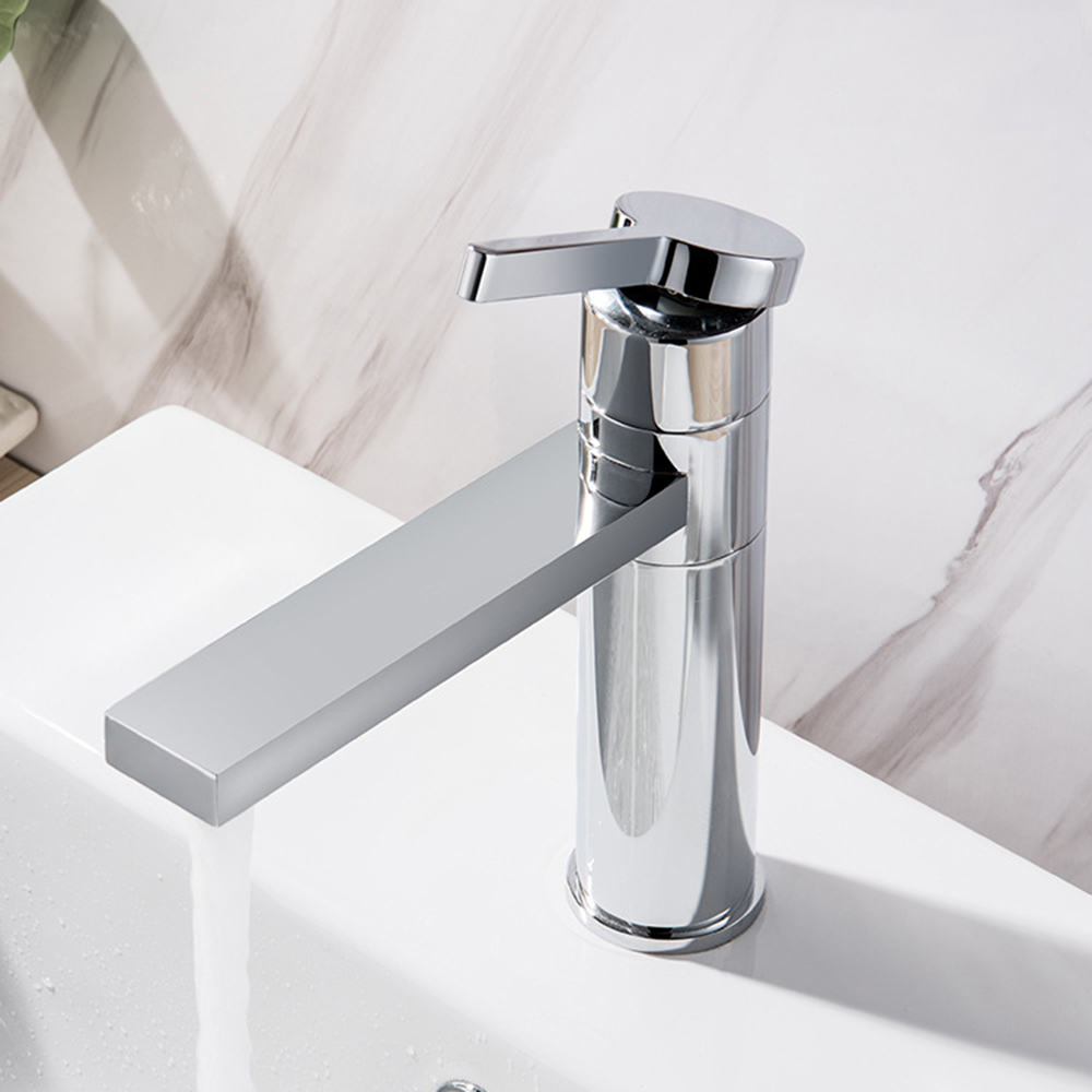 Grifo de latón montado en cubierta mezclador de lavabo de tocador cromado para baño CUPC de fábrica de China