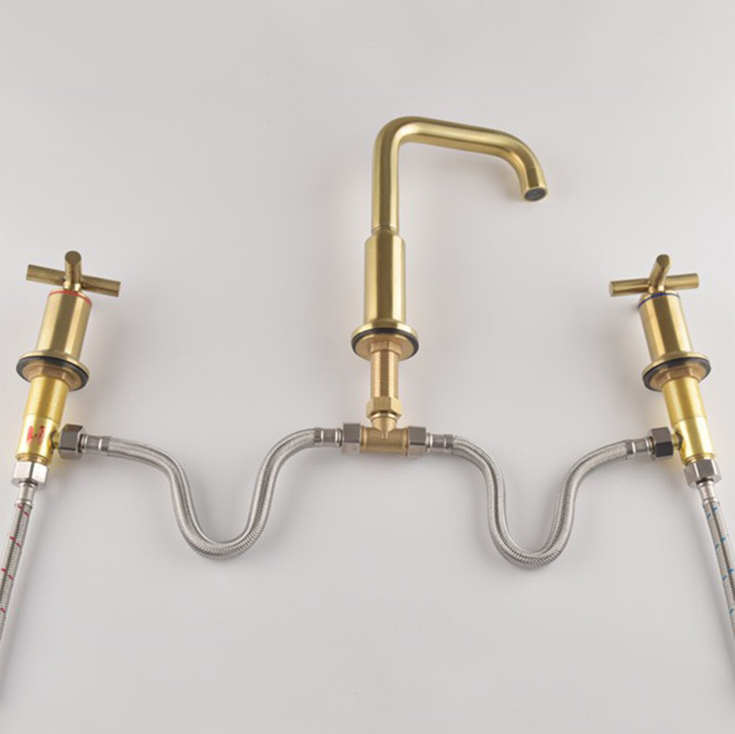 Contemporáneo UPC WRAS Grifo de lavabo generalizado para baño de oro cepillado con doble manija de 8 pulgadas