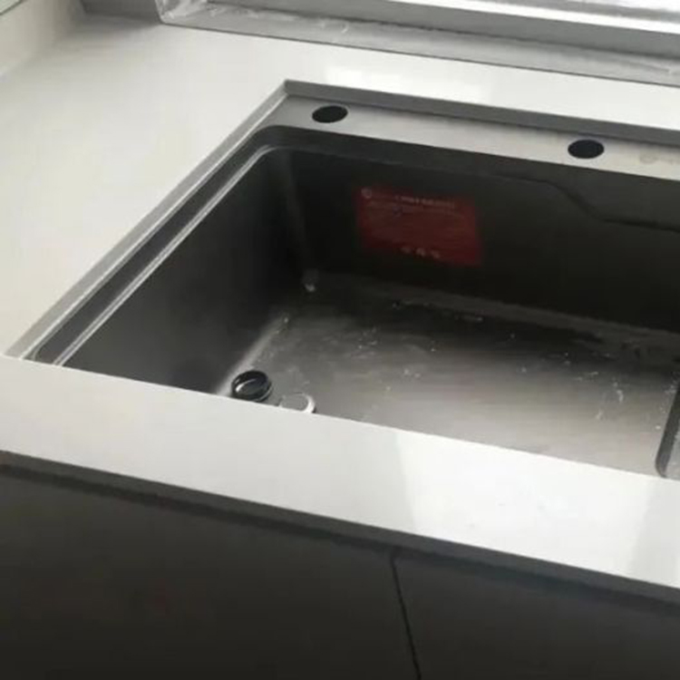 El fregadero SUS bajo montaje revela: positivo versus negativo versus cero