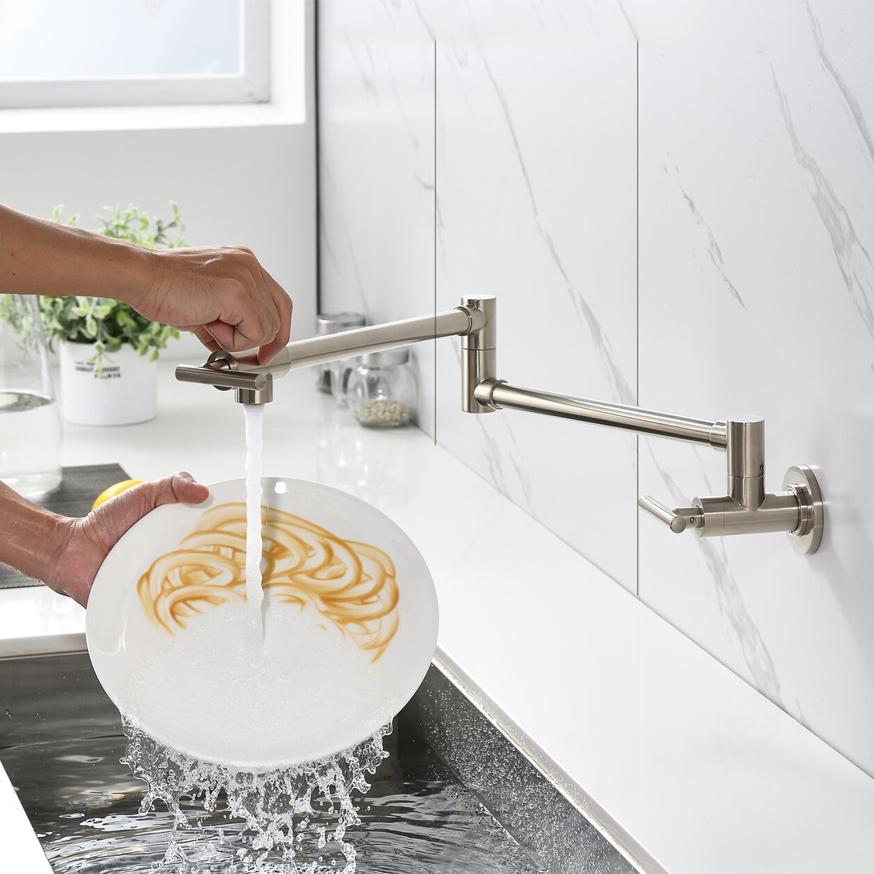 Grifo de fregadero de cocina moderno plegable estirable con un solo orificio Montaje en pared Grifo de cocina de llenado de ollas Grifo de cocina de latón macizo Dos manijas Grifos plegables de llenado de ollas