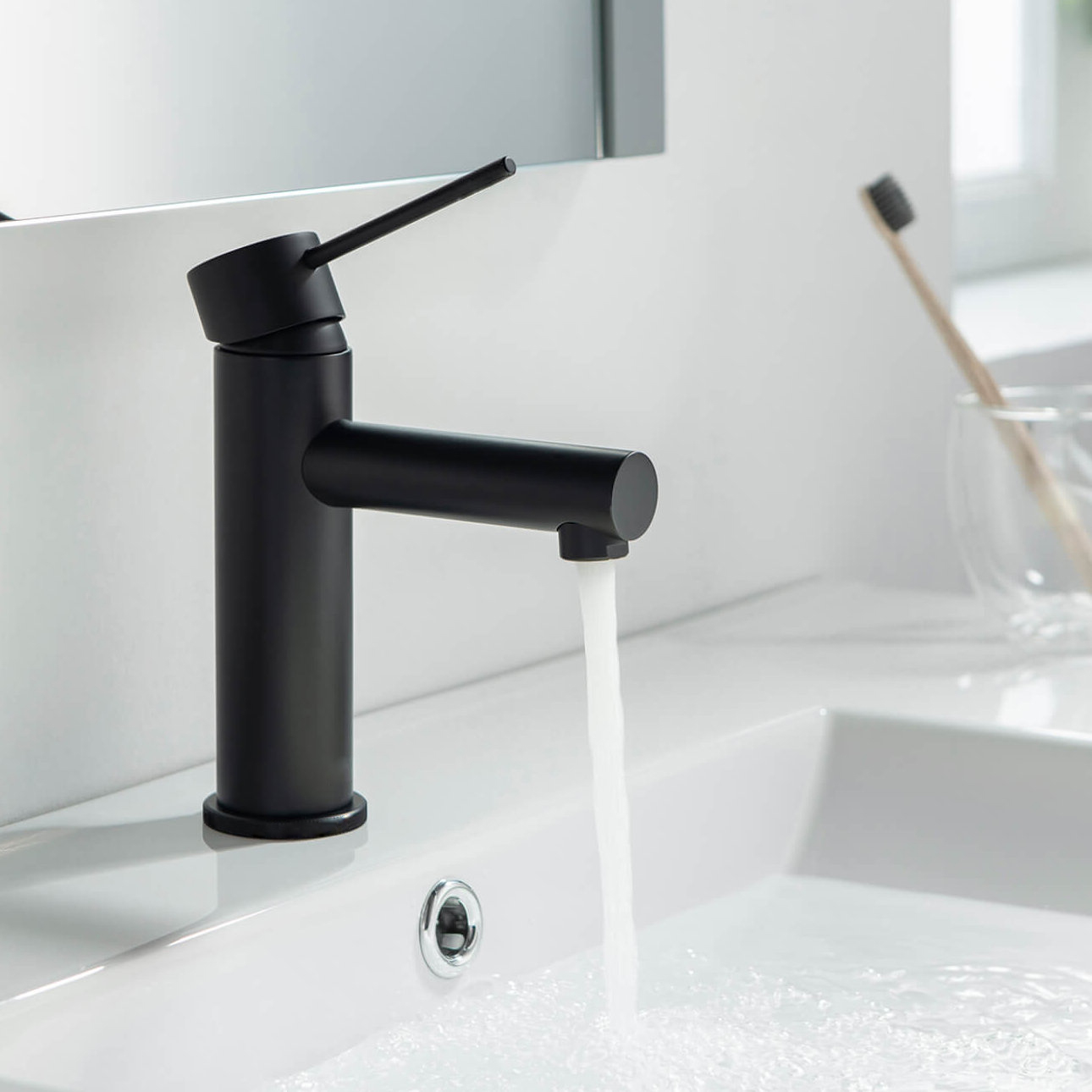 Grifo de baño de un solo orificio directo de fábrica excelente negro
