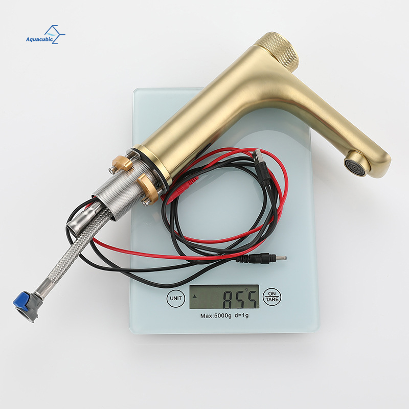Aquacubic Factory-lavabo de baño dorado, Sensor inteligente, lavabo frío y caliente, grifo de un solo orificio para Hotel